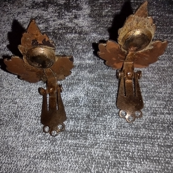 Vintage Enabled Leaf. Clip-On - Picture 2 of 3